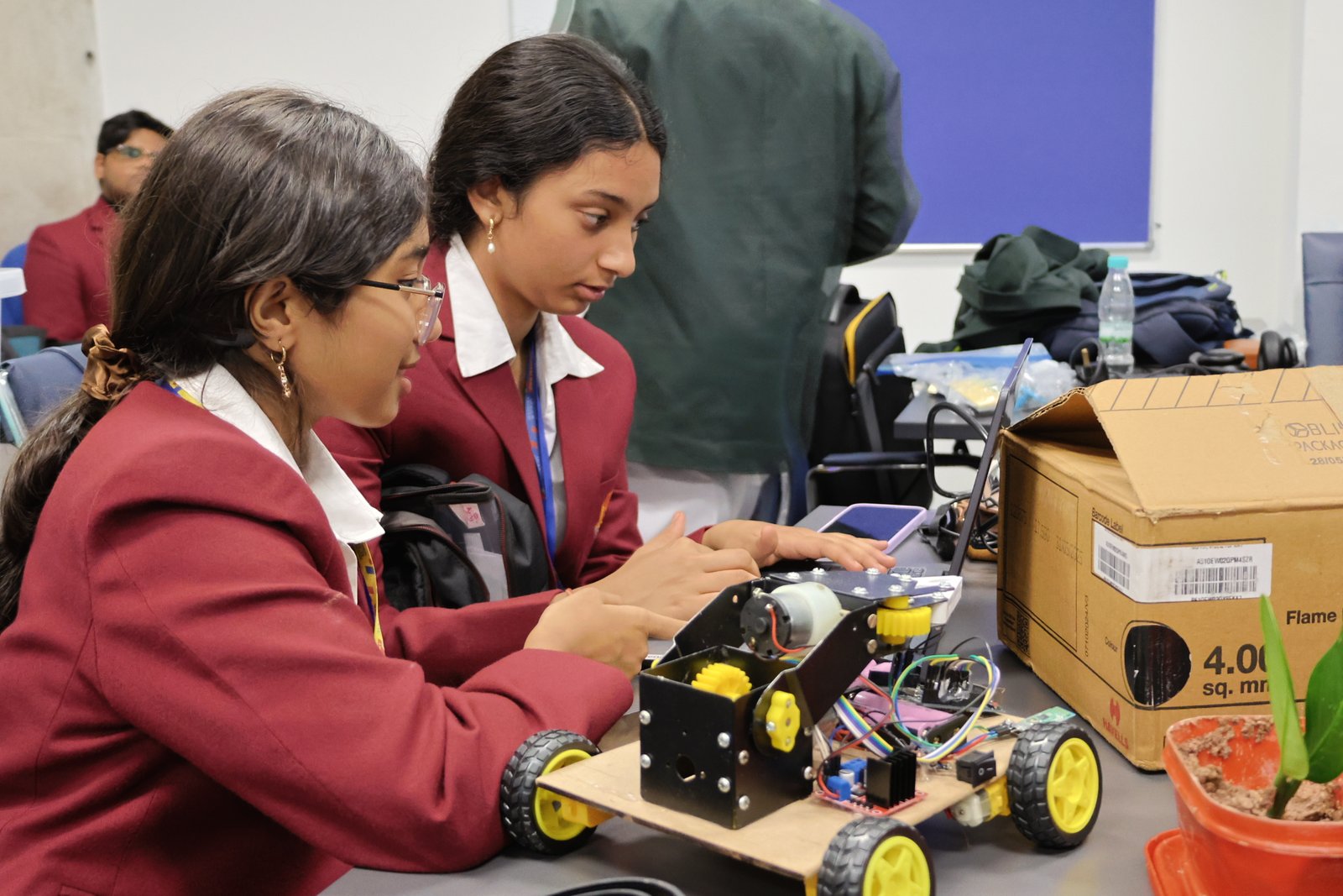 Junior Einstein Image