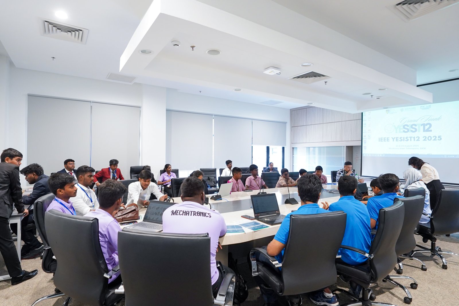 Junior Einstein Image